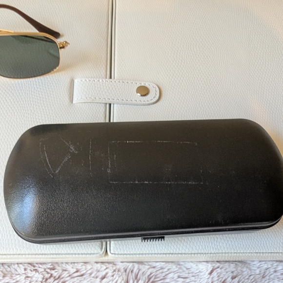 Ray-Ban Gold Aviator Sunglasses with Green Lenses - Picture 12 of 12